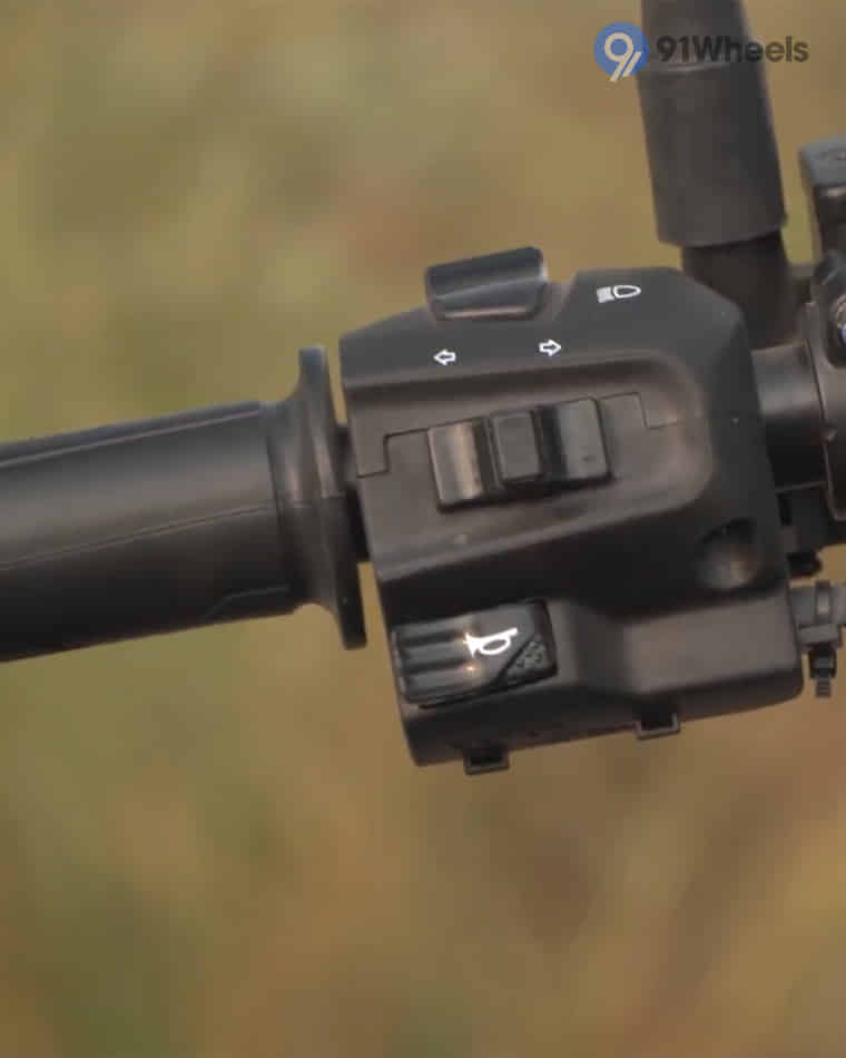 Handlebar & Console Area - 2