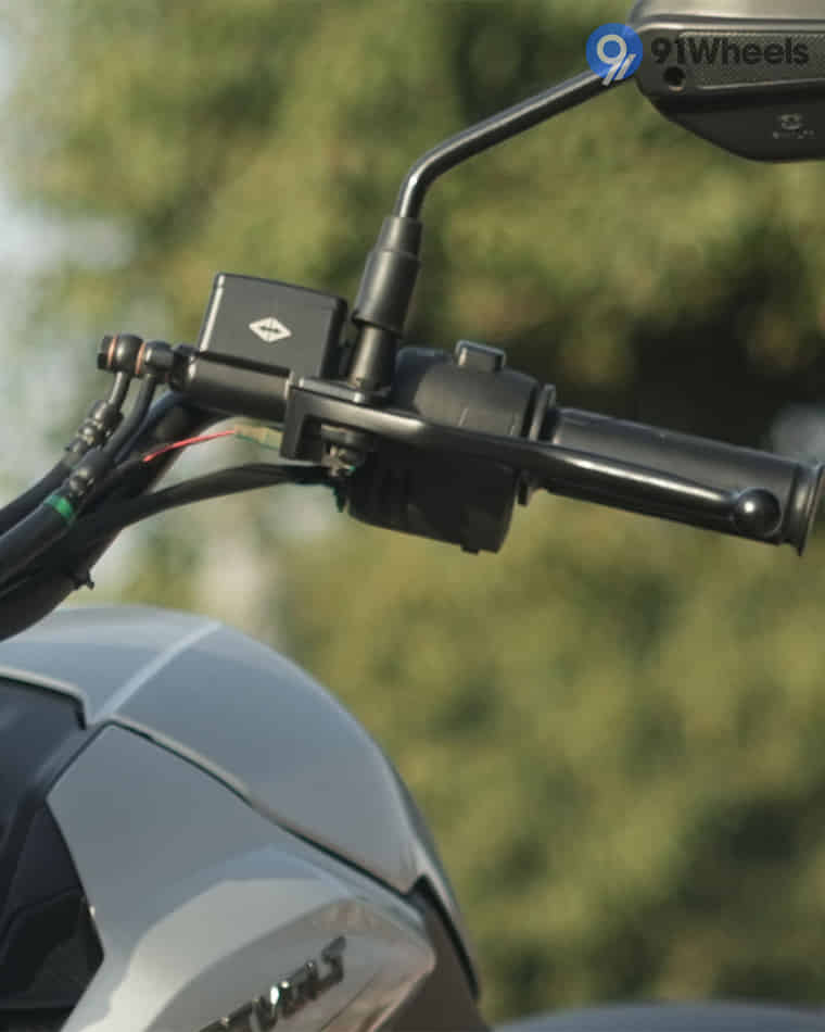 Handlebar & Console Area - 9