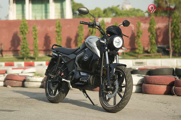 Revolt Motors RV BlazeX Right Front Three Quarter