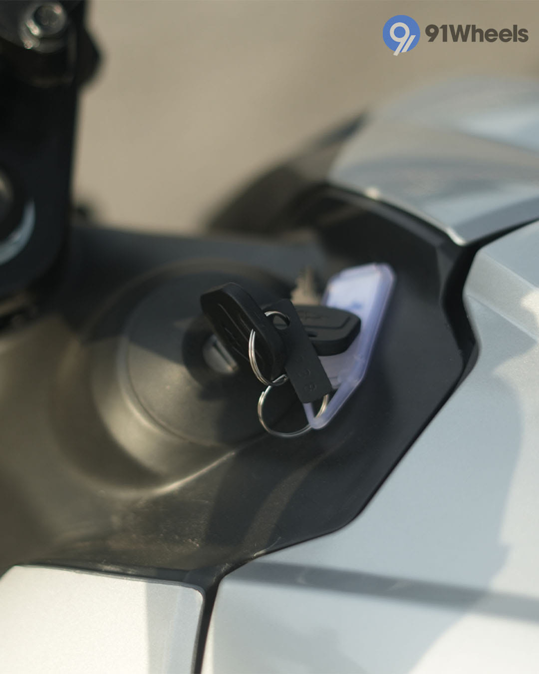 Handlebar & Console Area - 4