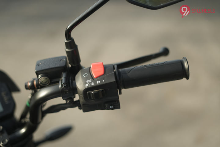 Revolt Motors RV BlazeX Right Side Handelbar Throttle Grip
