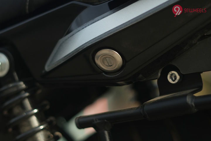 Revolt Motors RV BlazeX Seat Remove/Fix Lock