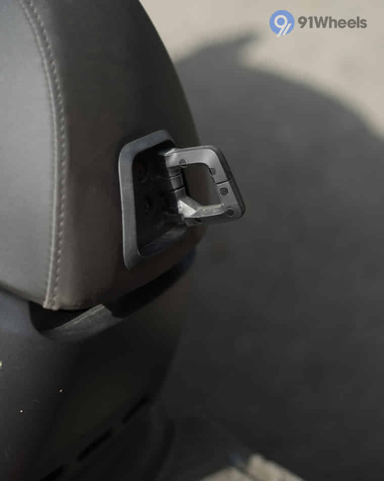 Seat & Storage - 4 Seat & Storage - 4