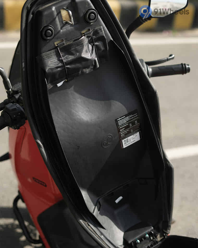 Seat & Storage - 8 Seat & Storage - 8