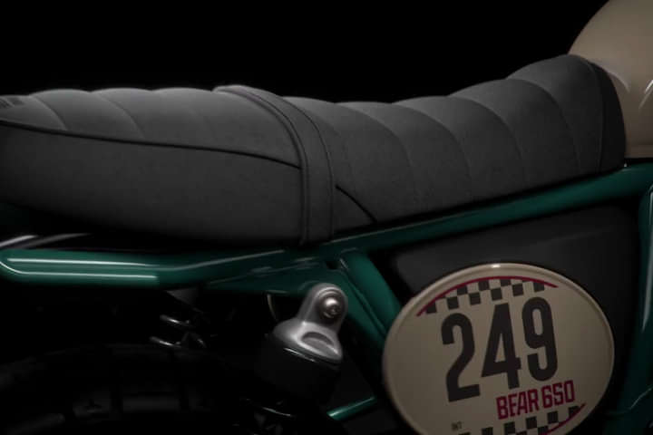 Royal Enfield Bear 650 Bike Seat