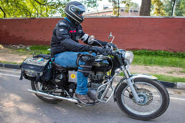 Royal Enfield Bullet 350 2019-2023 Rear Side Profile