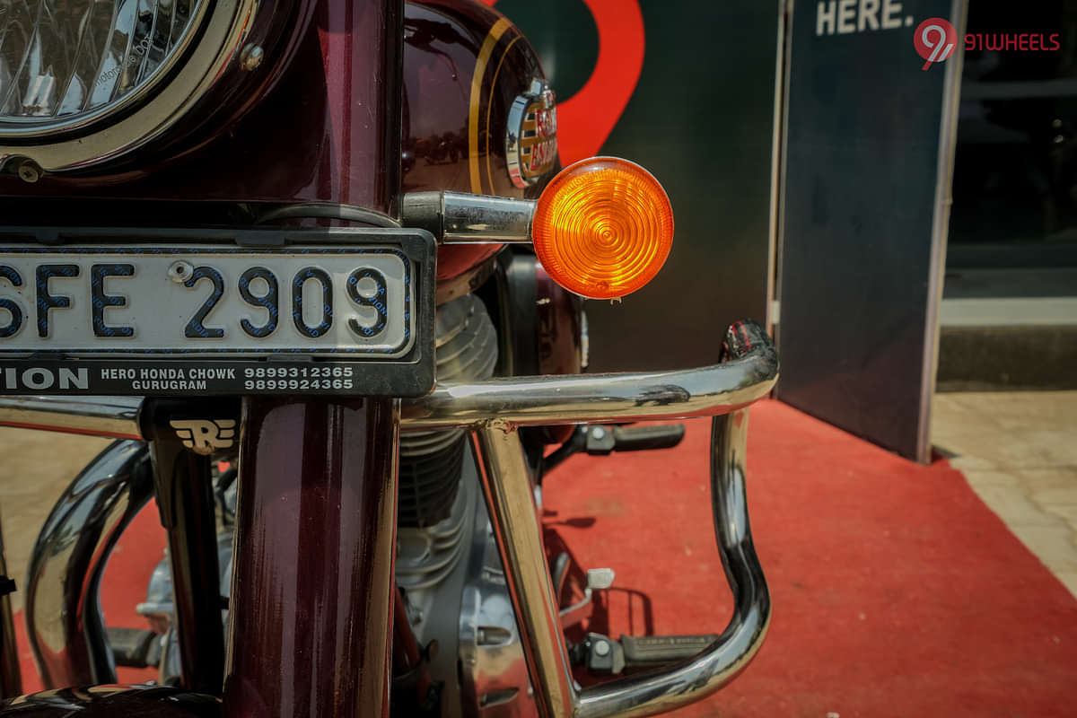Royal Enfield Bullet 350 Front Turn Indicators