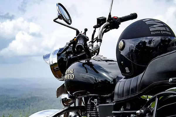 Royal Enfield Bullet 350 2019-2023 Rear Side Profile