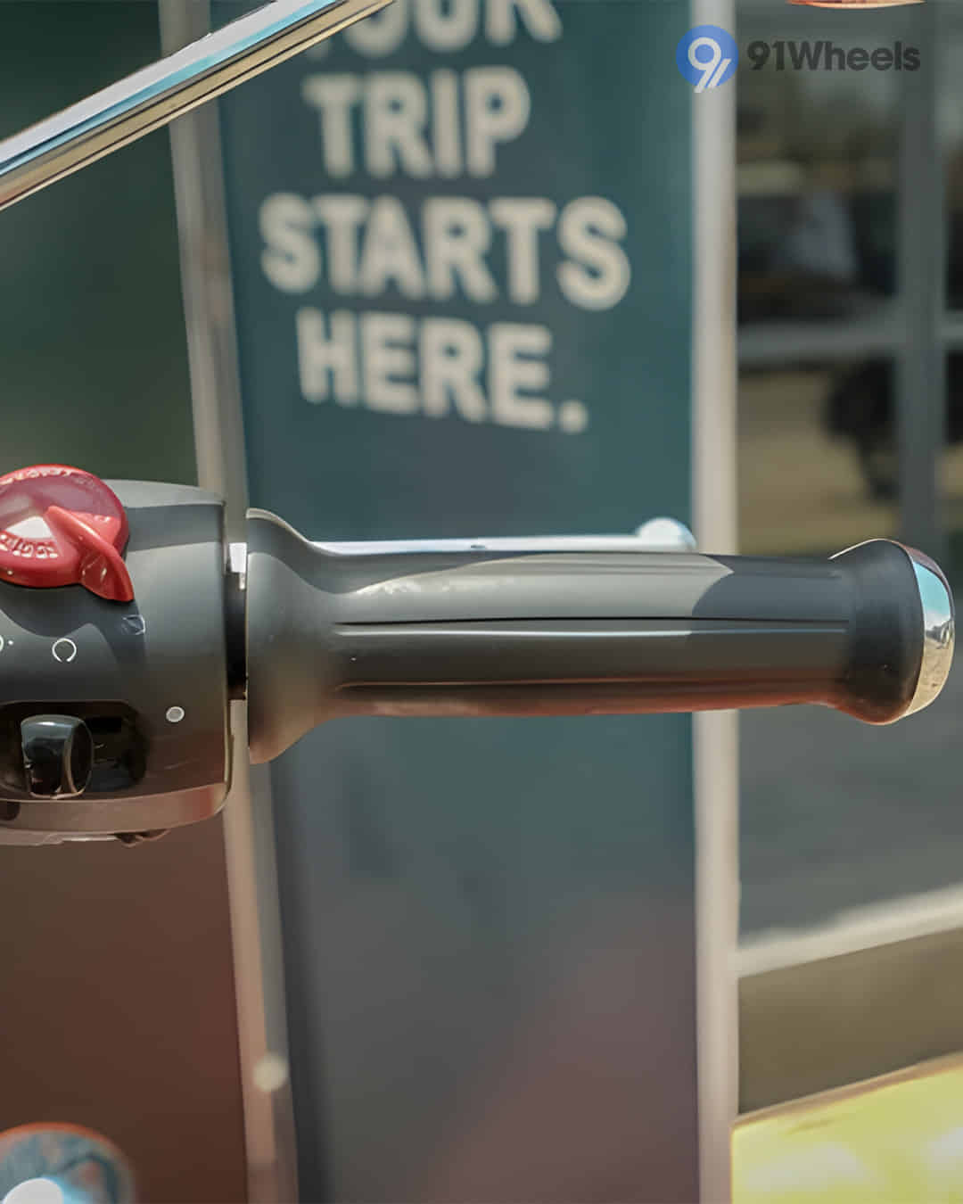 Right Side Handelbar Throttle Grip