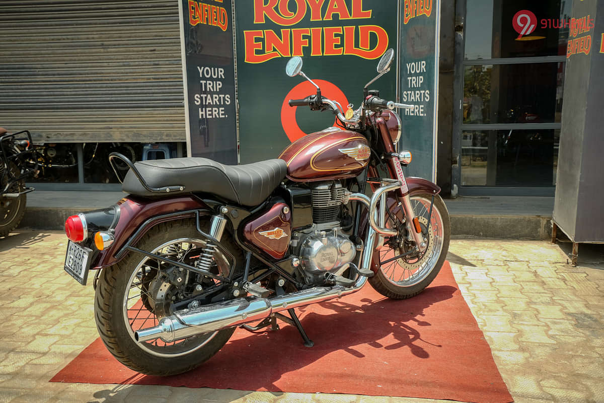 Royal Enfield Bullet 350 Right Rear Three Quarter