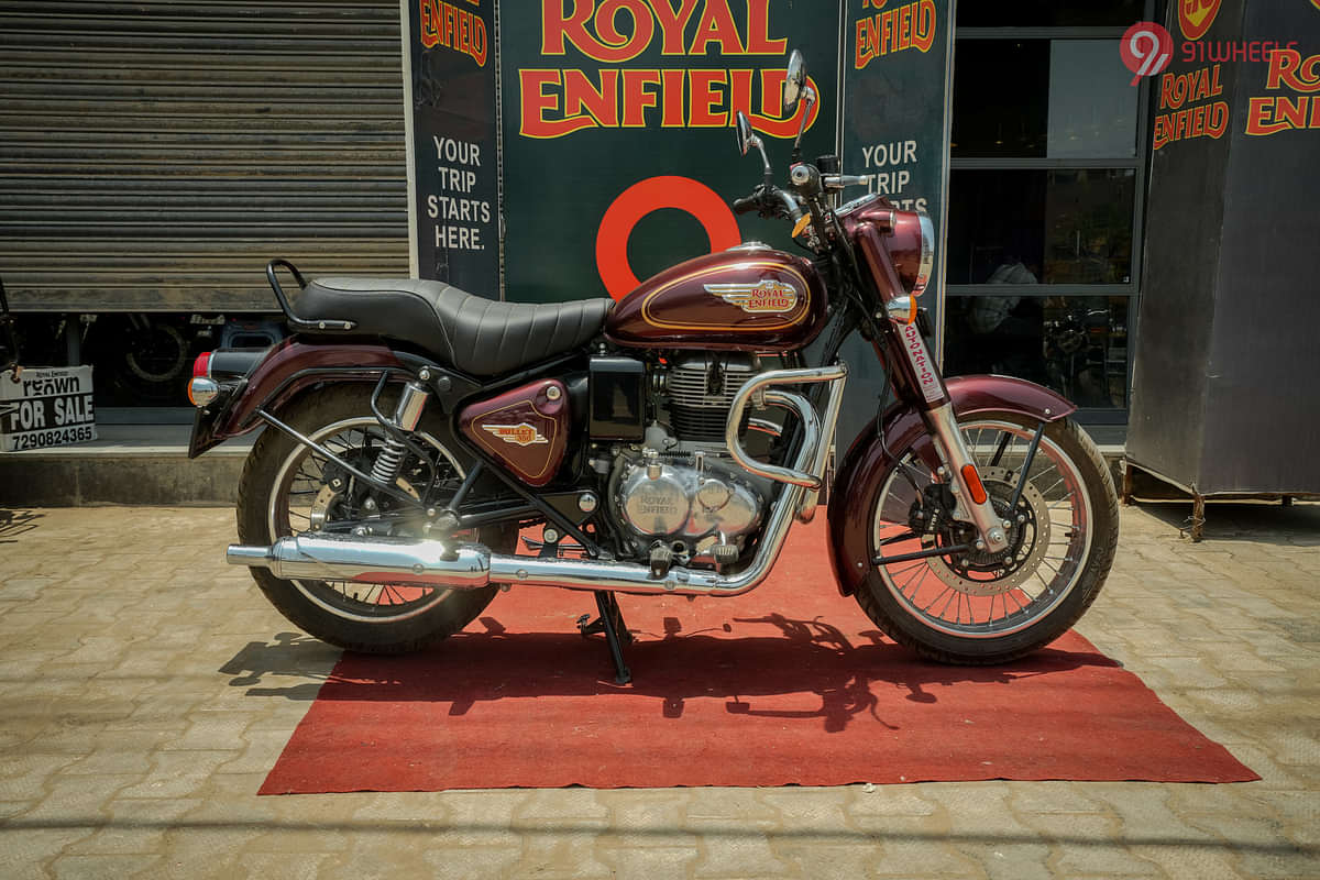 Royal Enfield Bullet 350 Right Side View