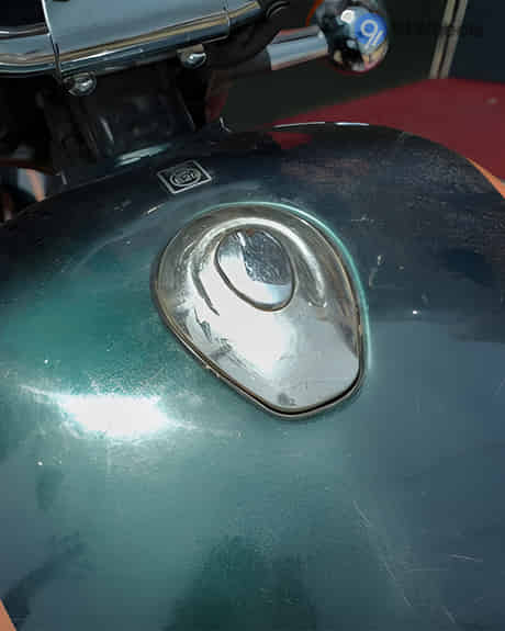 Classic 350 Closed Fuel Lid