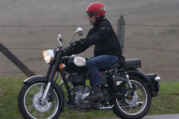 Royal Enfield Classic 350 2020-2021 Moving shot