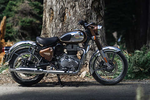 Royal Enfield Classic 350 2021 Dark Series Dual Channel Right Side View Image