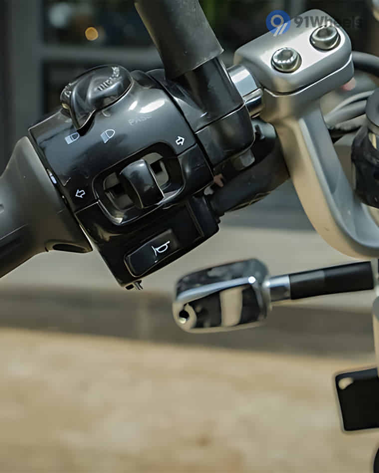 Handlebar & Console Area - 9 Handlebar & Console Area - 9