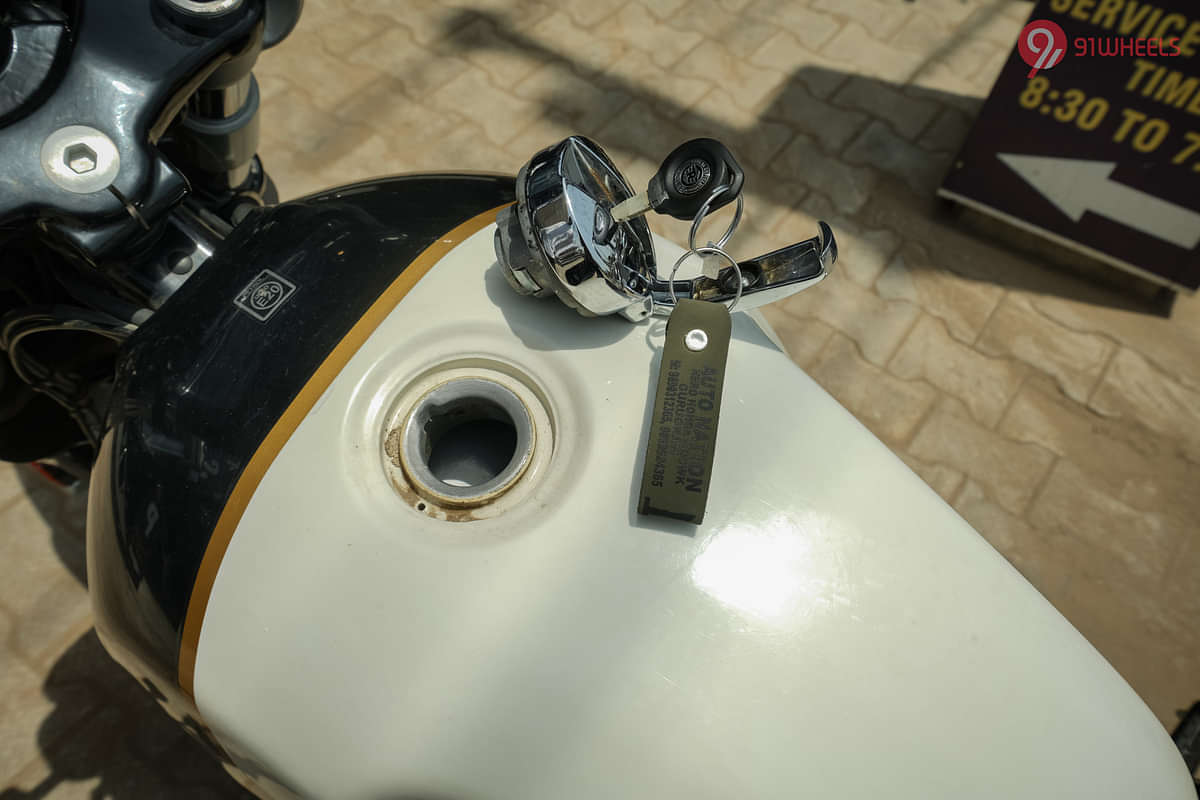 Royal Enfield Continental GT 650 Open Fuel Lid