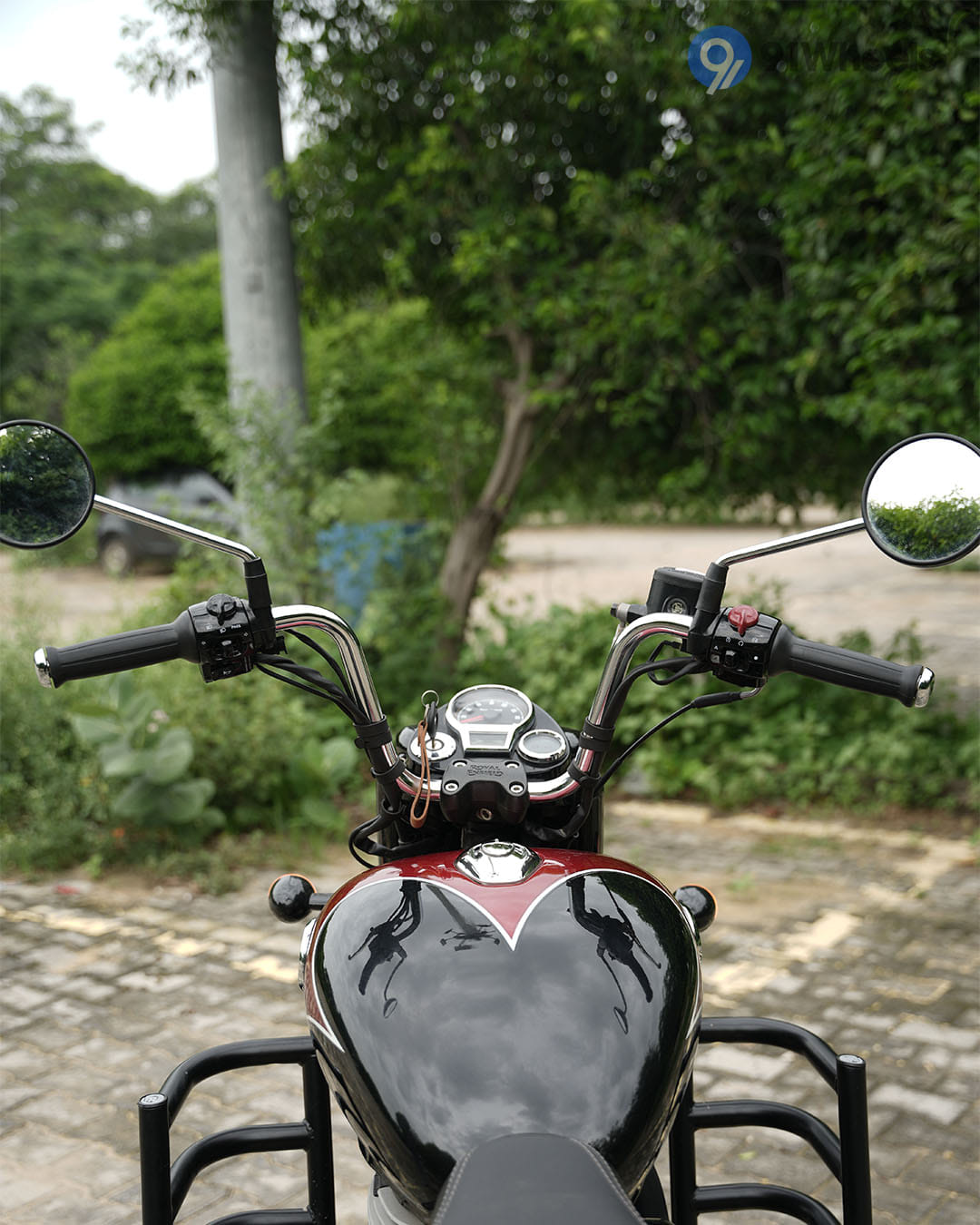 Handlebar & Console Area - 2