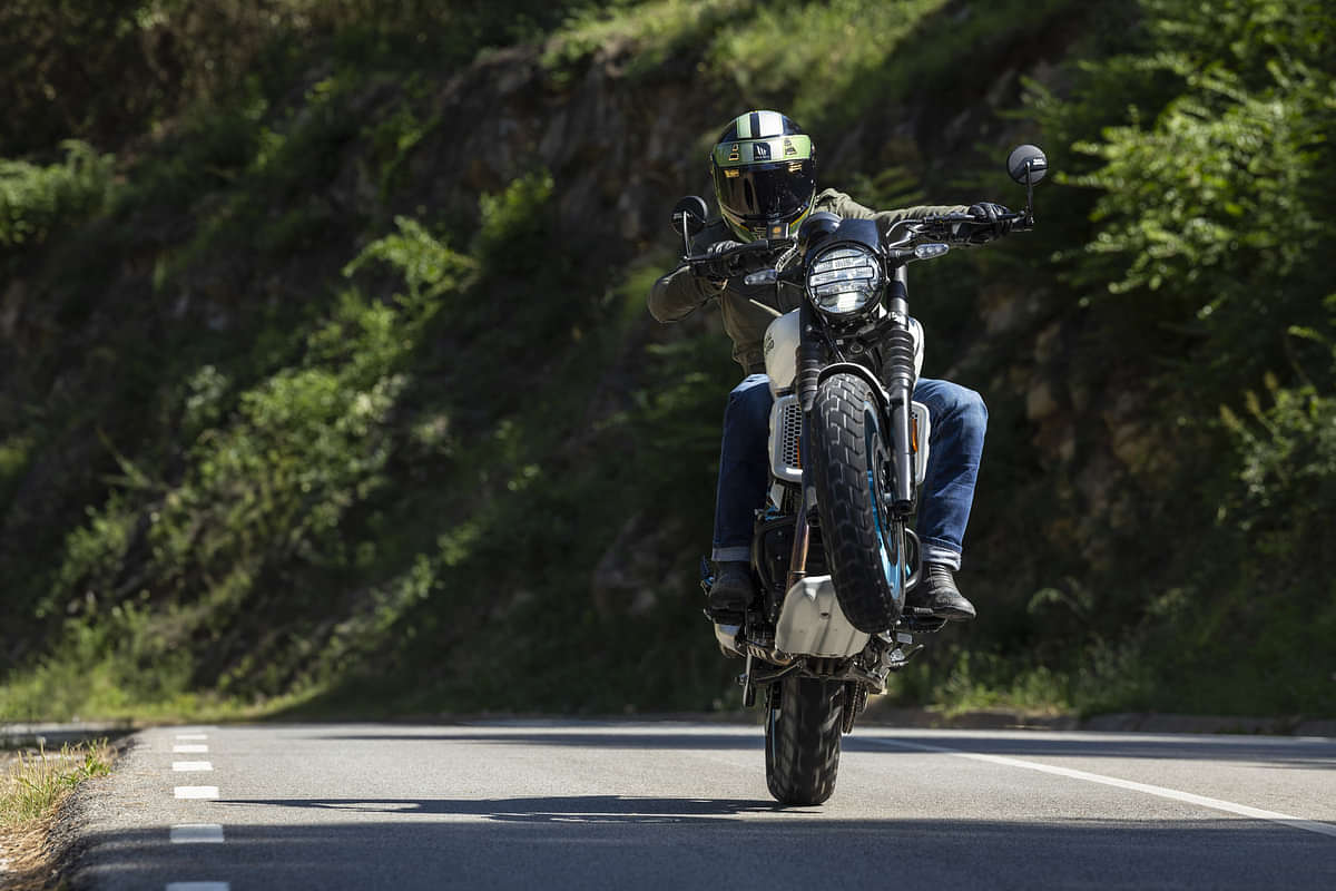 Royal Enfield Guerrilla 450 Riding Shot