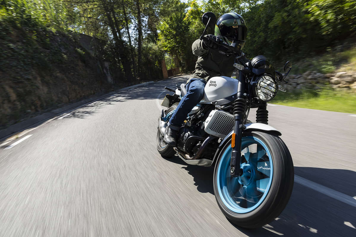 Royal Enfield Guerrilla 450 Riding Shot