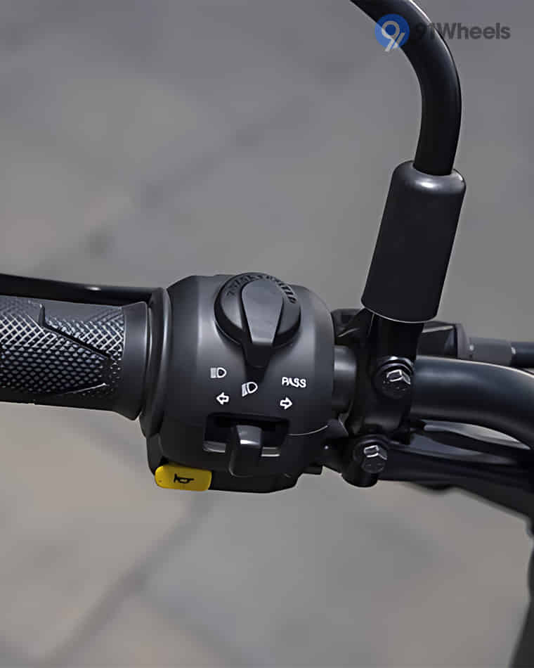 Handlebar & Console Area - 7