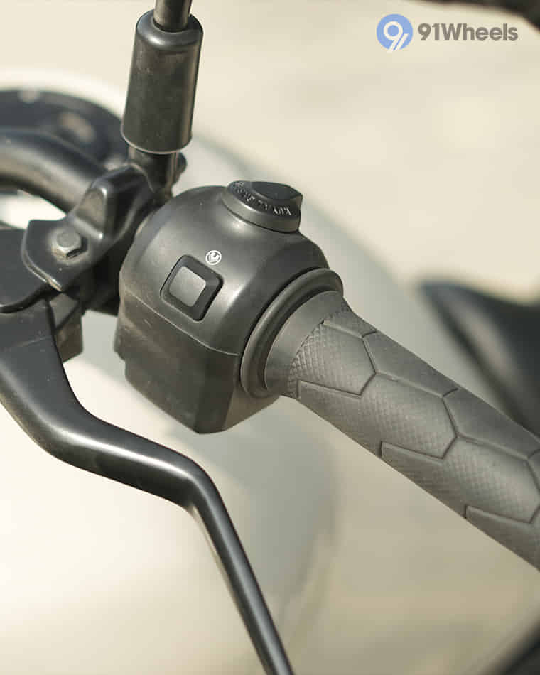 Handlebar & Console Area - 4 Handlebar & Console Area - 4