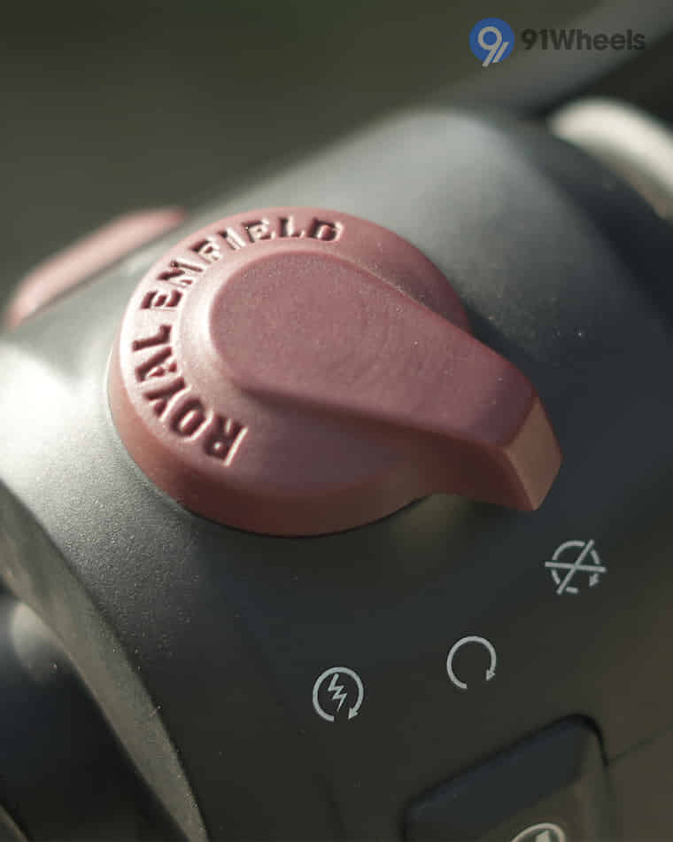 Handlebar & Console Area - 3 Handlebar & Console Area - 3