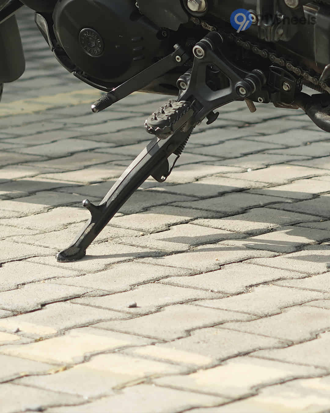 Side stand Side stand