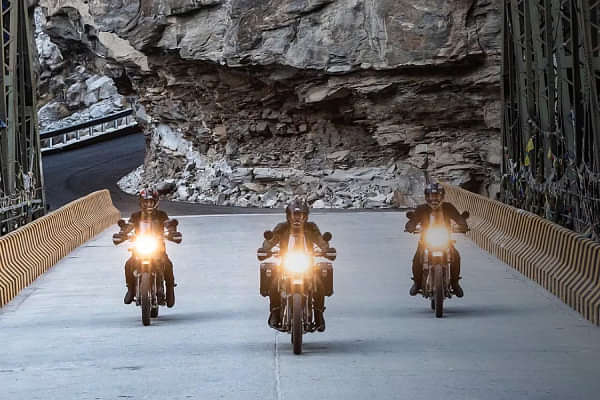 Royal Enfield Himalayan Moving shot