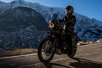Royal Enfield Himalayan Moving shot Royal Enfield Himalayan Moving shot