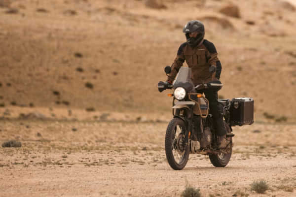 Royal Enfield Himalayan Moving shot Royal Enfield Himalayan Moving shot