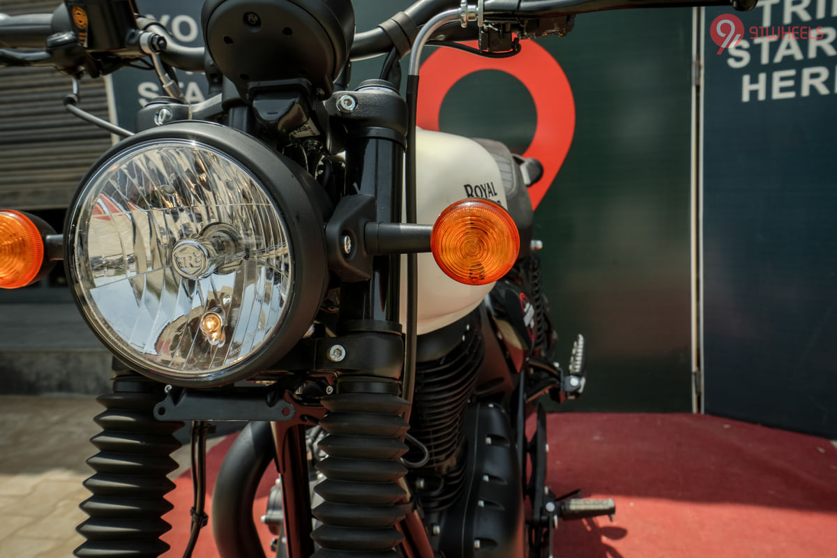 Royal Enfield Hunter 350 Front Turn Indicators