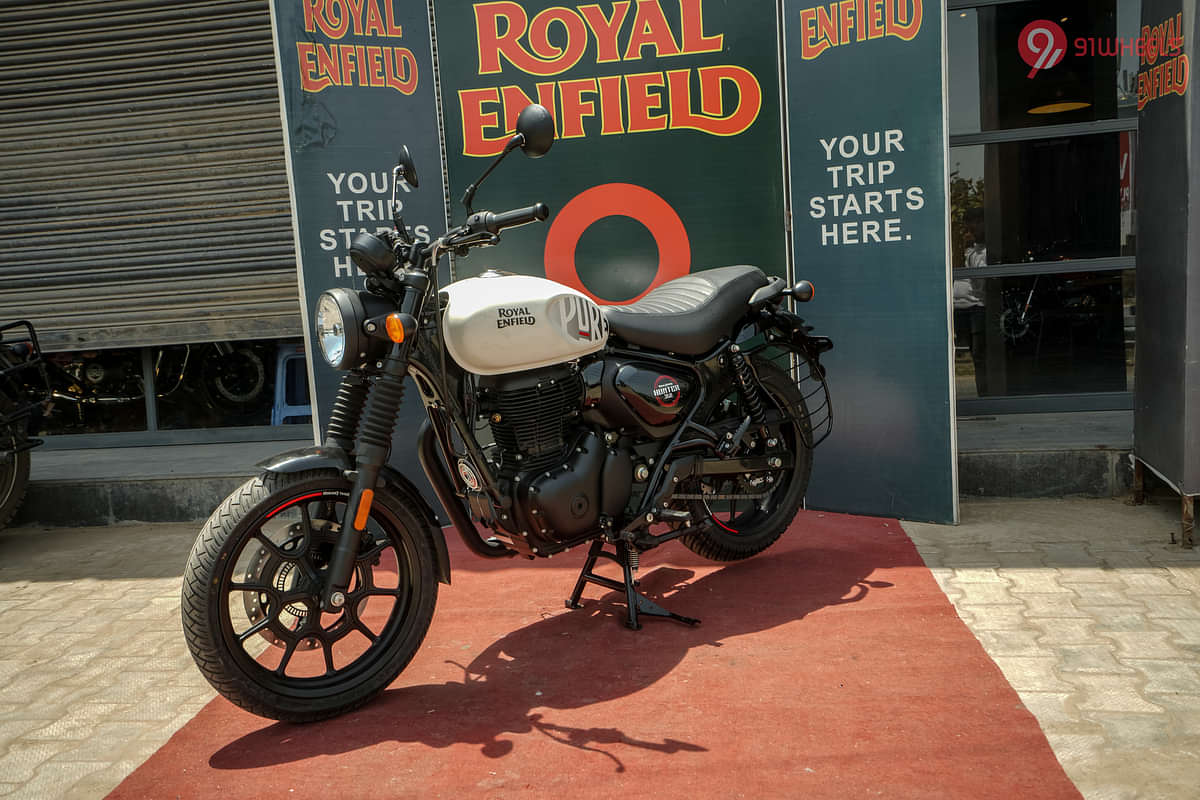 Royal Enfield Hunter 350 Left Front Three Quarter
