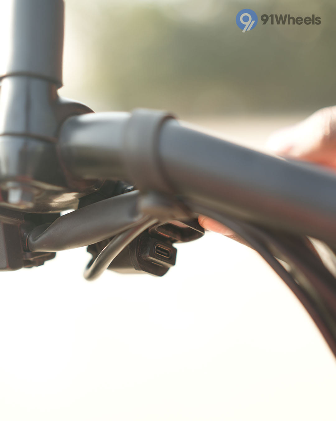 Handlebar & Console Area - 6