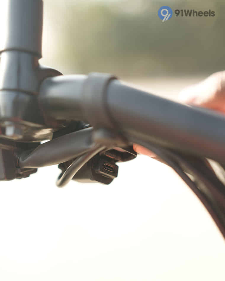 Handlebar & Console Area - 4