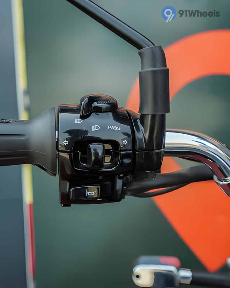 Handlebar & Console Area - 4