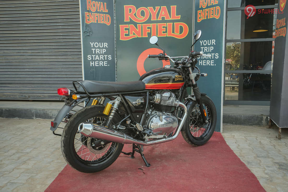 Royal Enfield Interceptor 650 Right Rear Three Quarter