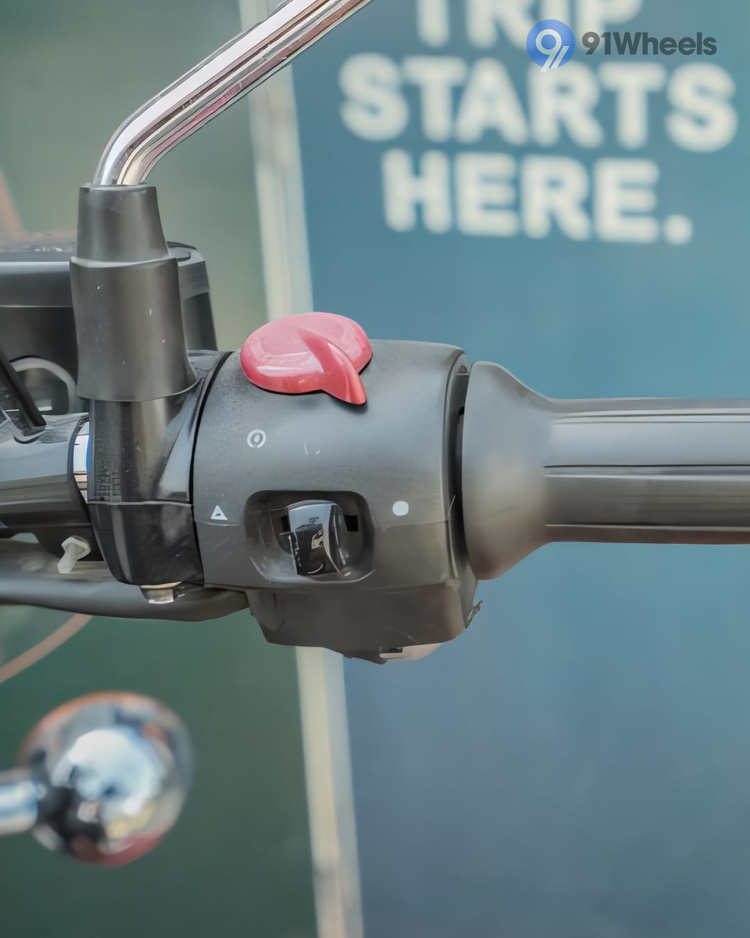 Handlebar & Console Area - 1