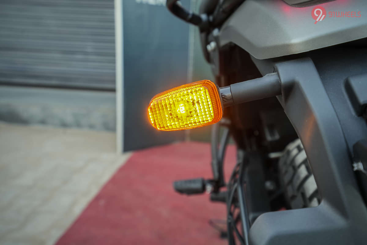 Royal Enfield Scram 411 Rear Turn Indicators