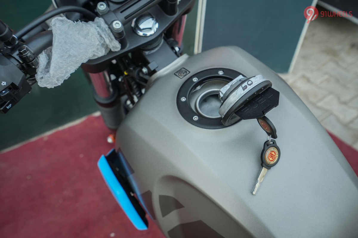 Royal Enfield Scram 411 Open Fuel Lid