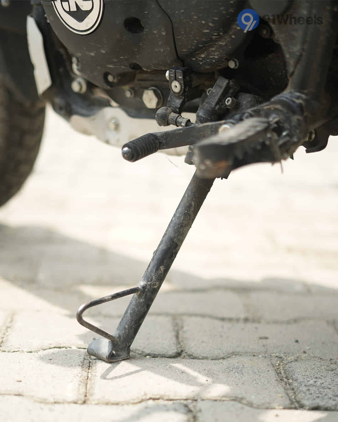 Side stand Side stand