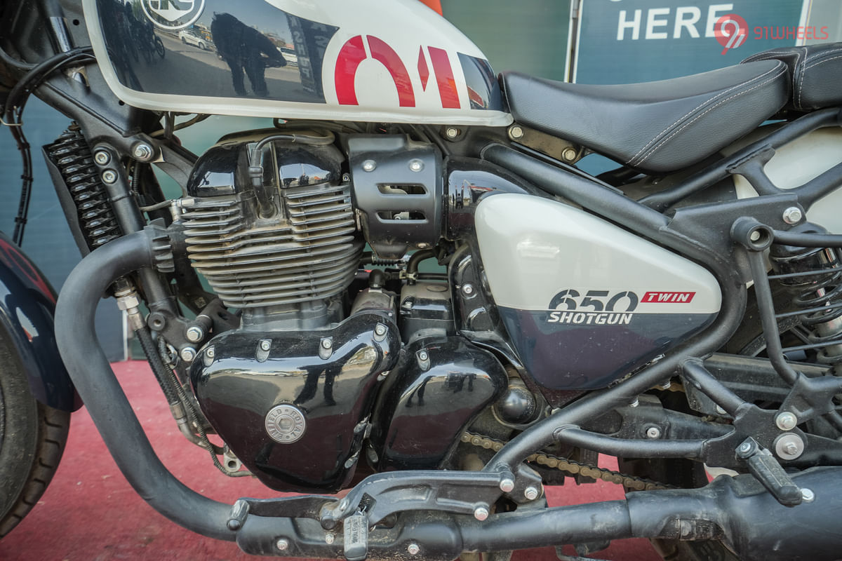 Royal Enfield Shotgun 650 Battery Compartment