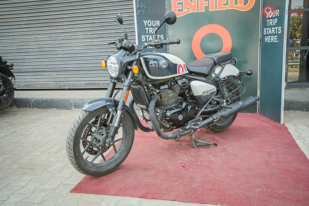 Royal Enfield Shotgun 650 Left Front Three Quarter