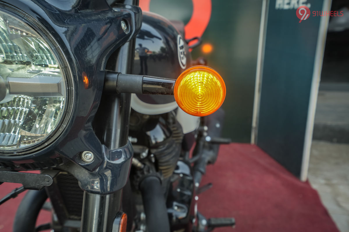 Royal Enfield Shotgun 650 Front Turn Indicators