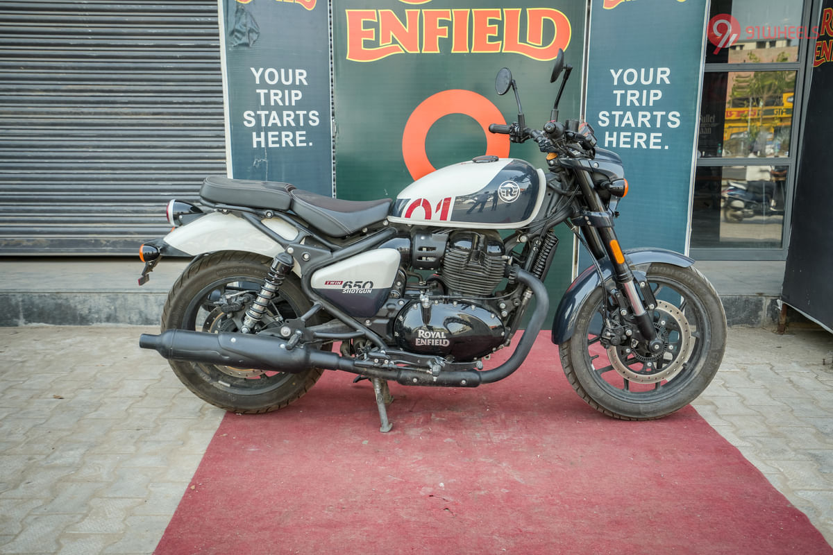 Royal Enfield Shotgun 650 Right Side View