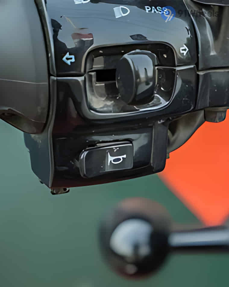 Handlebar & Console Area - 10