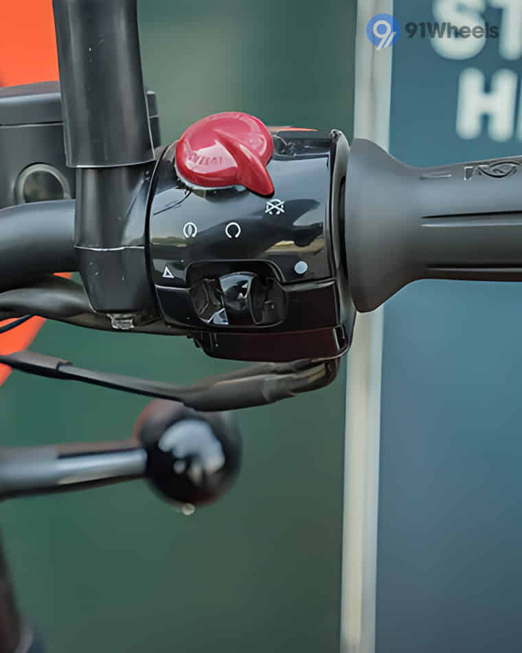 Handlebar & Console Area - 4