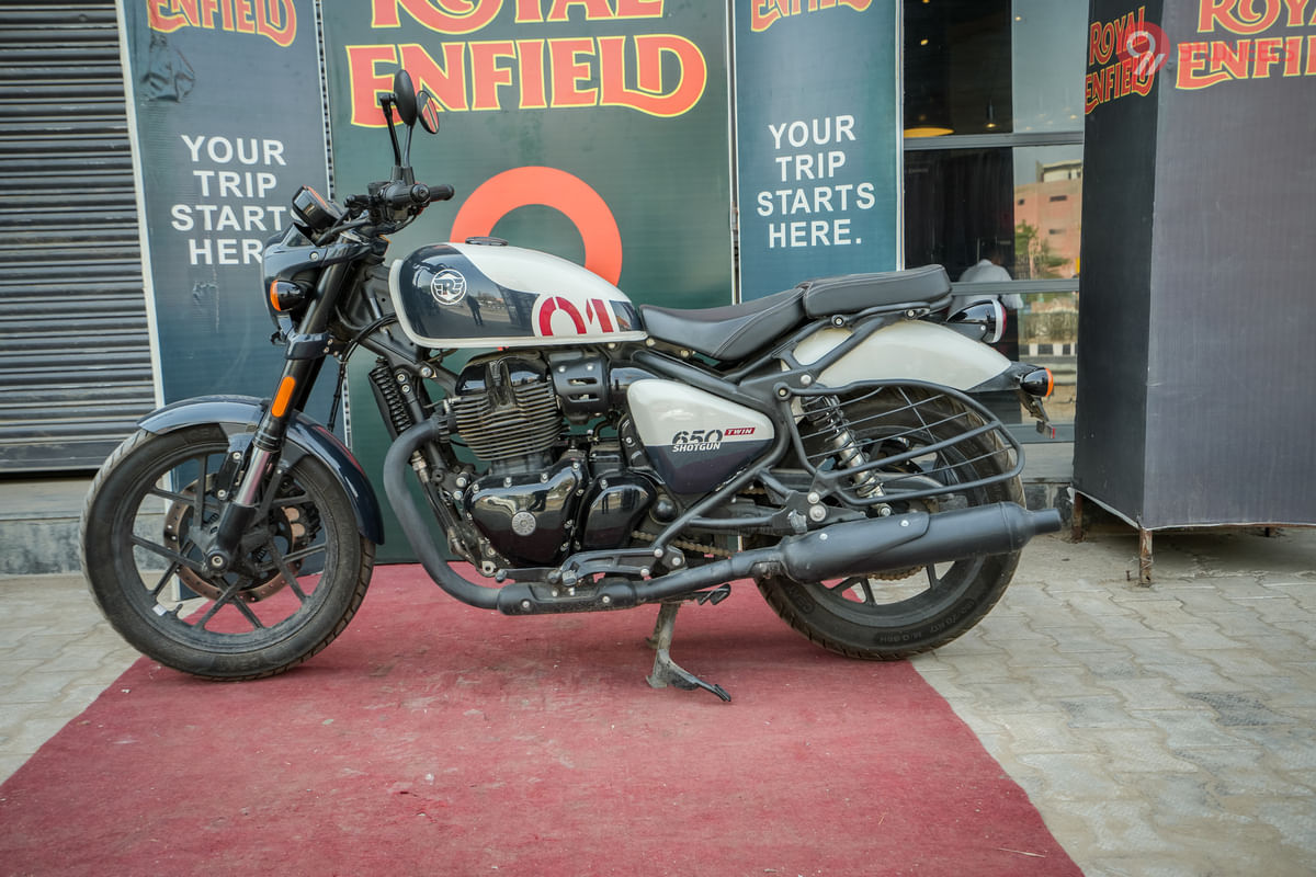 Royal Enfield Shotgun 650 Left Side View