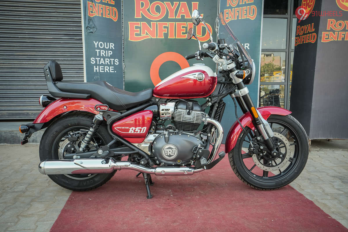 Royal Enfield Super Meteor 650 Right Side View