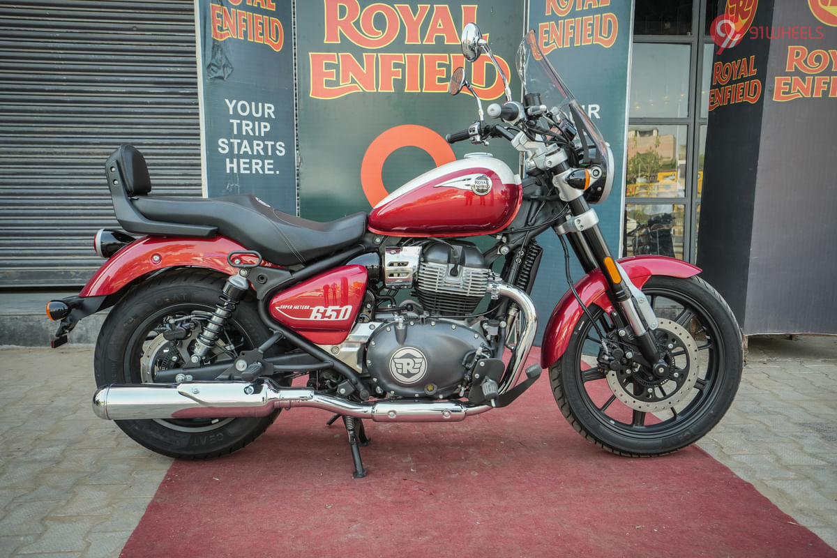 Royal Enfield Super Meteor 650 Right Side View