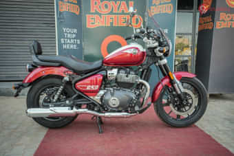 Royal Enfield Super Meteor 650 Right Side View Royal Enfield Super Meteor 650 Right Side View